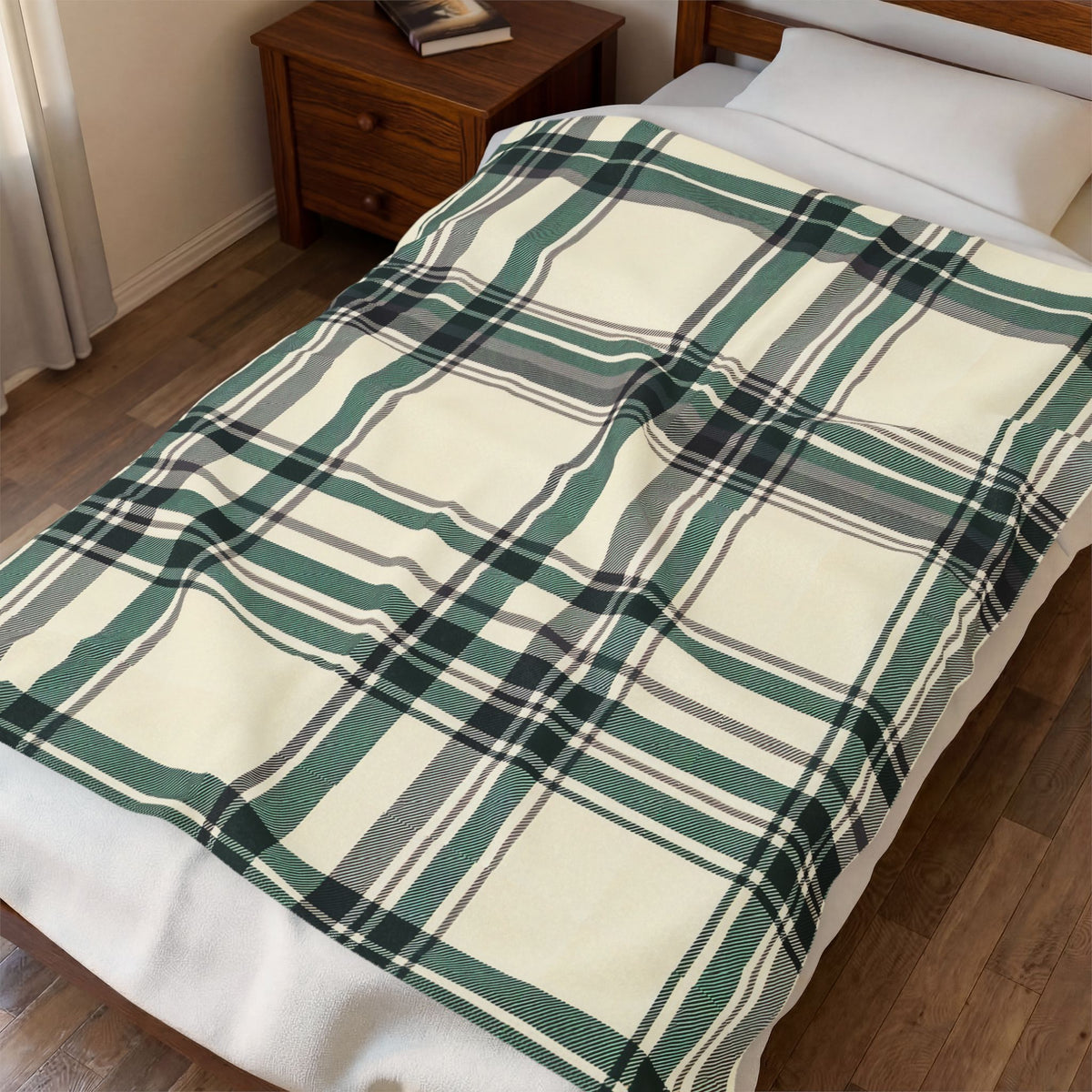 Green Plaid Plush Throw Blanket – Cozy Velveteen Throw, 50 x 60 in
